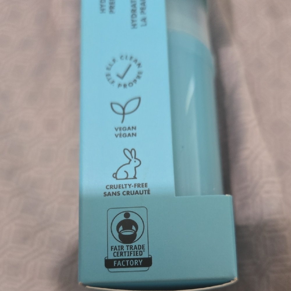 ELF Blue Makeup Primer for a Flawless Finish - Picture 4 of 5
